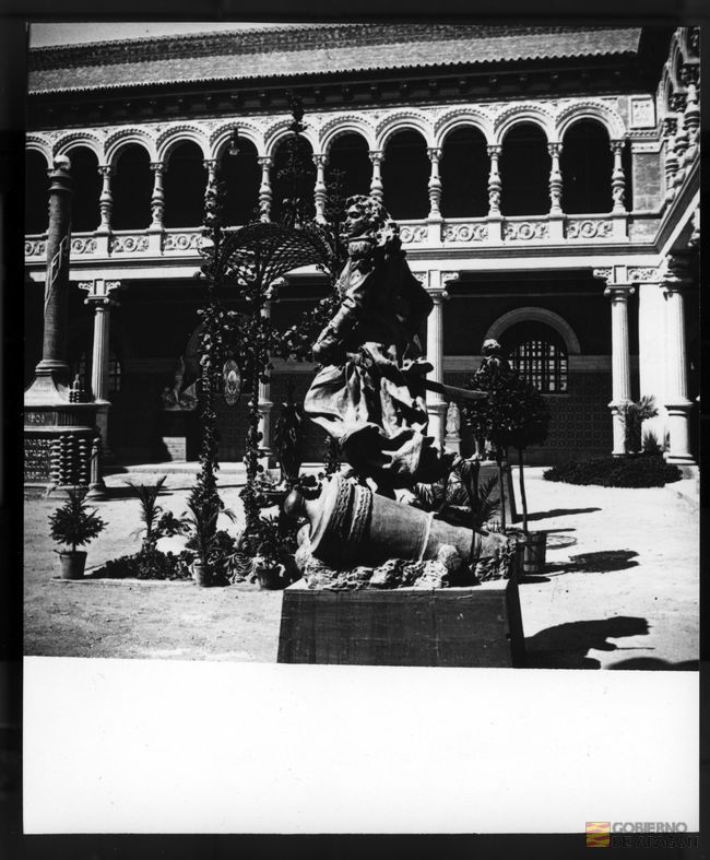 Patio del Museo de Bellas Artes (hoy Provincial) durante la Exposición Hispano-Francesa. Ignacio Coyne