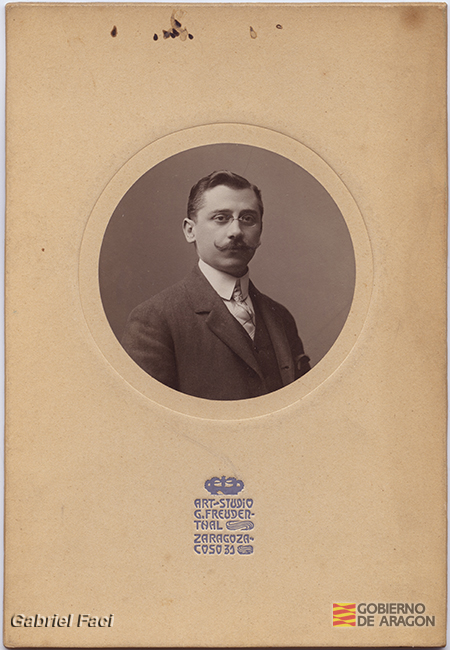 Retrato de juventud de Gabriel Faci. Gustavo Freudenthal Art Studio