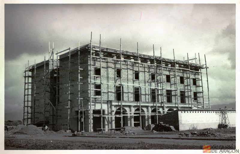 Edificio del Gobierno Civil de Huesca en construcción. Fidel Oltra Gómez