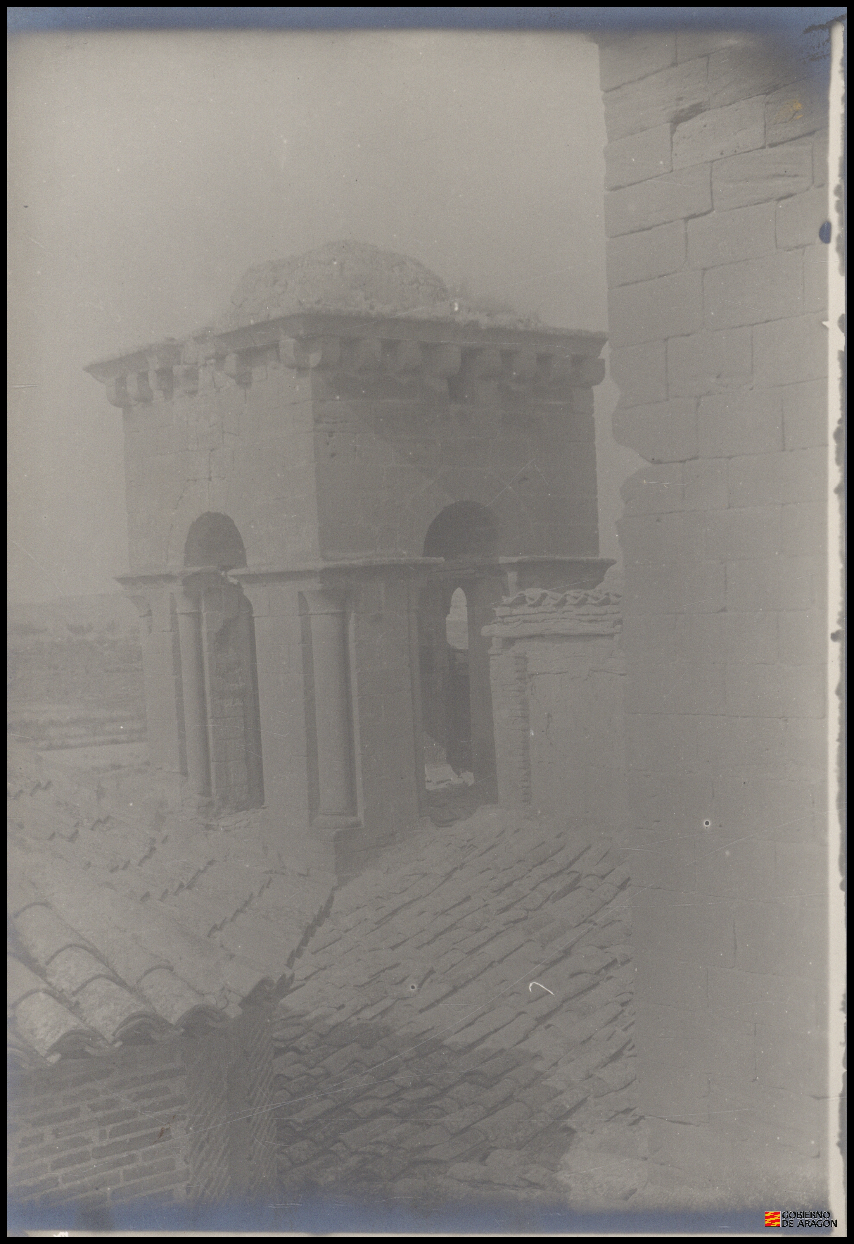 Campanario de la iglesia del monasterio de Santa María de Sigena