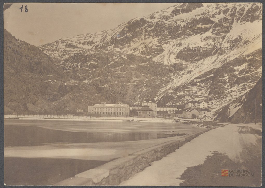 "Balneario de Panticosa - Km. 24 de la carretera de Biescas a Panticosa".. Martín Luesma Vallestín