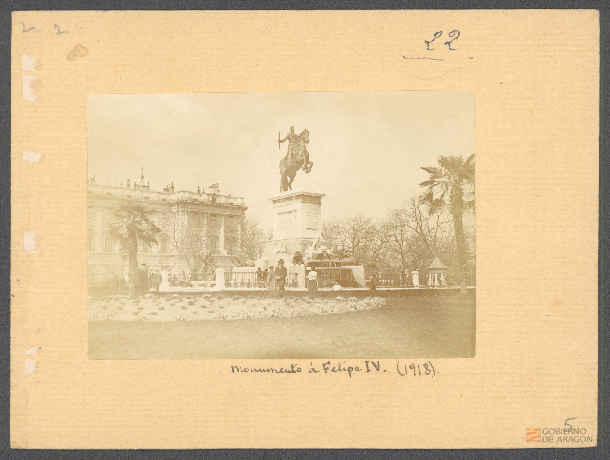 "Monumento a Felipe IV (1918)". Madrid