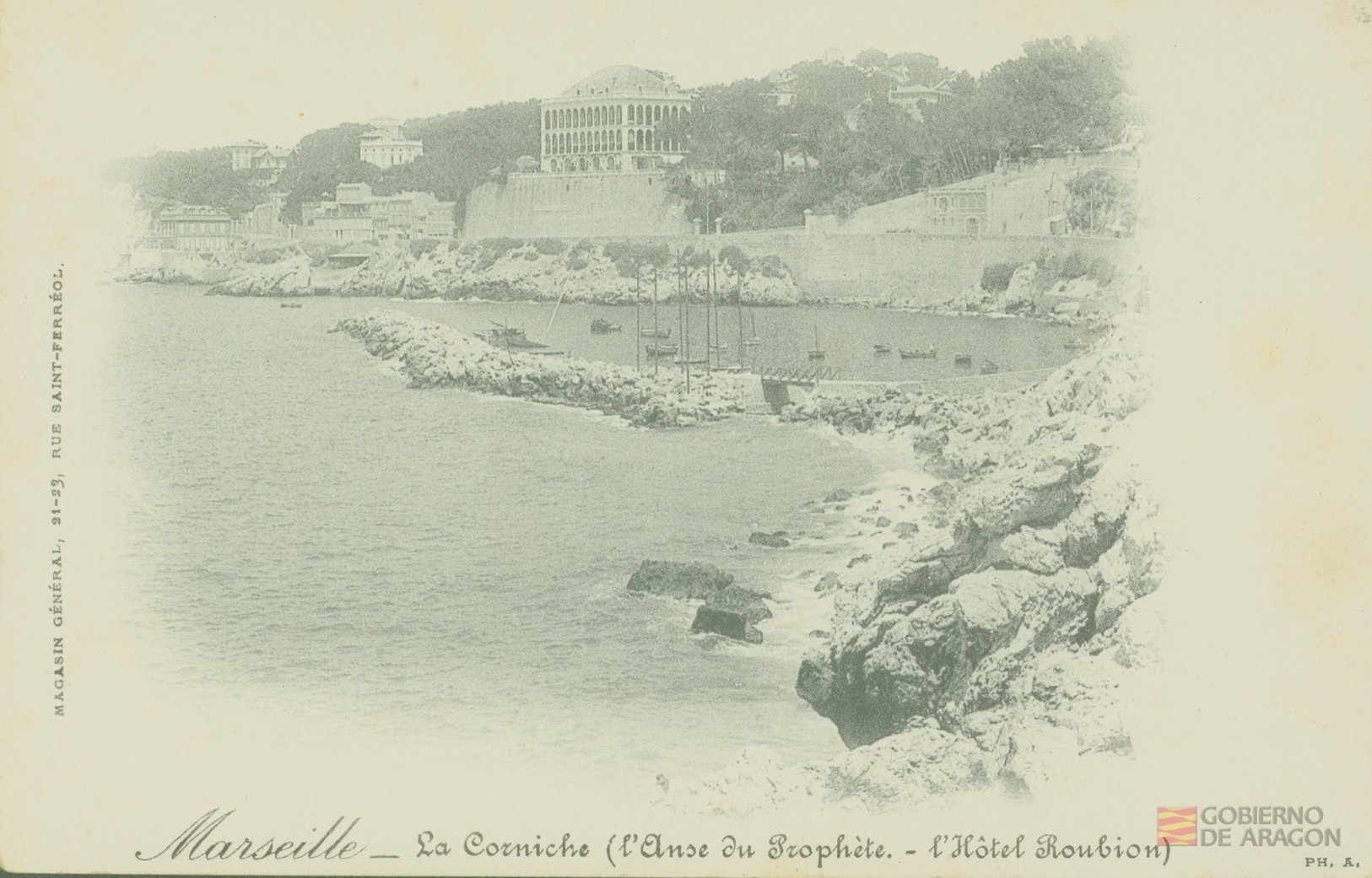 "Marseille: la corniche (L`Anse du Prophète. L´Hôtel Roubion)". PH. A.
