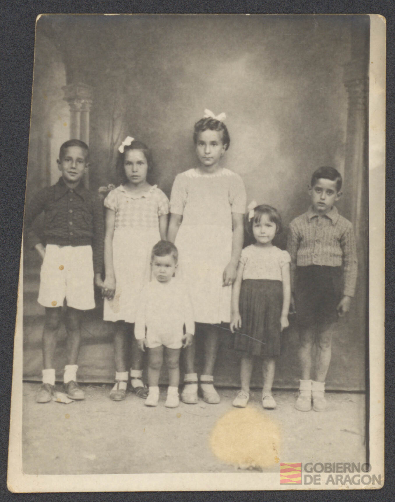 Retrato familiar de los hermanos y primos de Ángel Conte