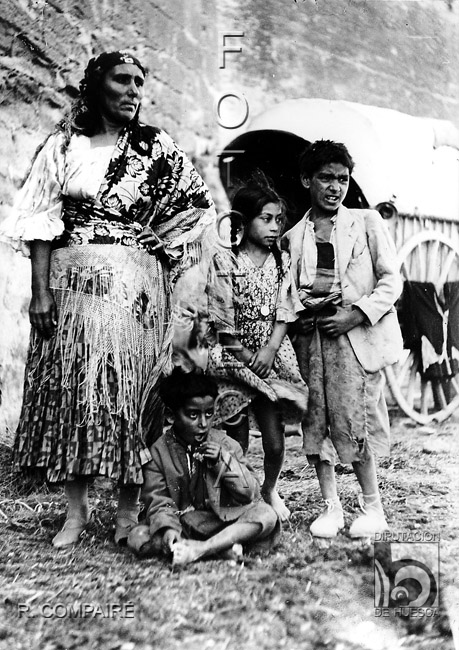 "Caldereros húngaros. Grupo de familia". Ricardo Compairé Escartín. Huesca