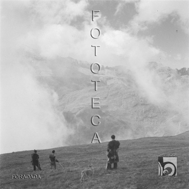 Cubilar de Lacherito. Paisaje con niebla. Alfonso Foradada Coll. Valle de Ansó