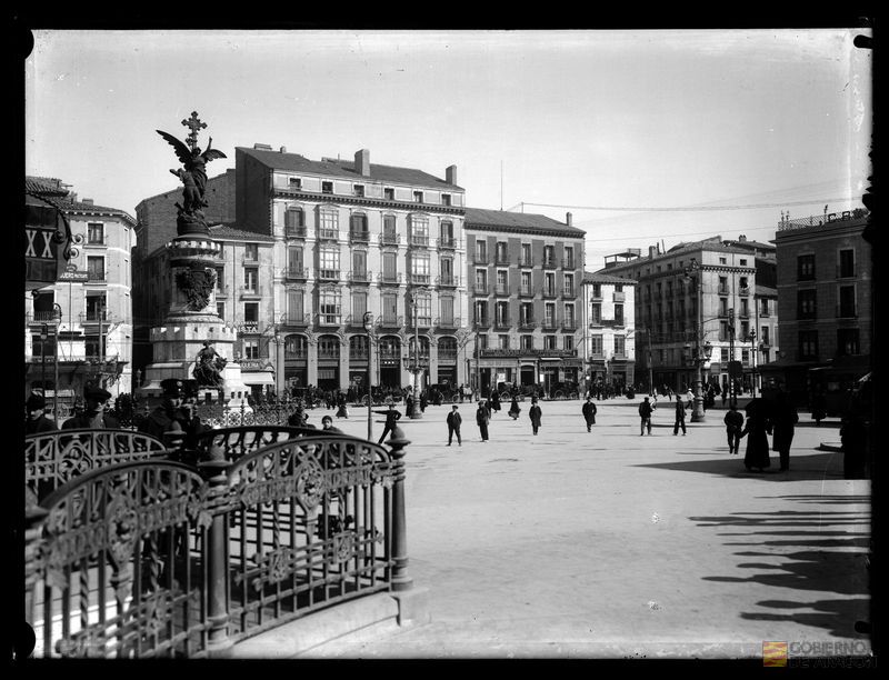 La Plaza de España desde el Paseo de Independencia. Ignacio Coyne