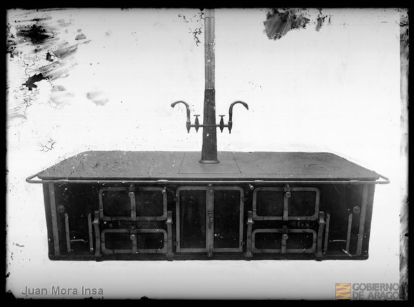 Fabricación de Cocinas Izuzquiza Arana S.A.Modelo de cocina de carbón. Juan Mora Insa
