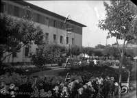 Edificio nuevo y jardín. Ricardo del Arco y Garay