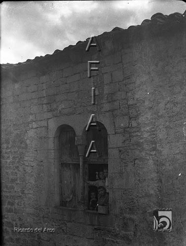Ventana con parteluz. Ricardo del Arco y Garay. Aínsa. Sobrarbe