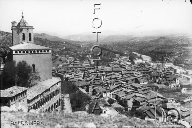 Vista de Graus y de la Virgen de la Peña. Antonio López Santolaria. Graus
