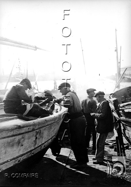 "Pescadores charrando". Ricardo Compairé Escartín. Barcelona