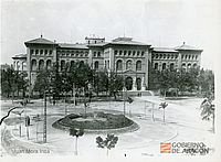 "Zaragoza. Facultades de Medicina y Ciencia. Autor: D. Ricardo Magdalena. [Estilo: Neorrenacimiento]". Juan Mora Insa