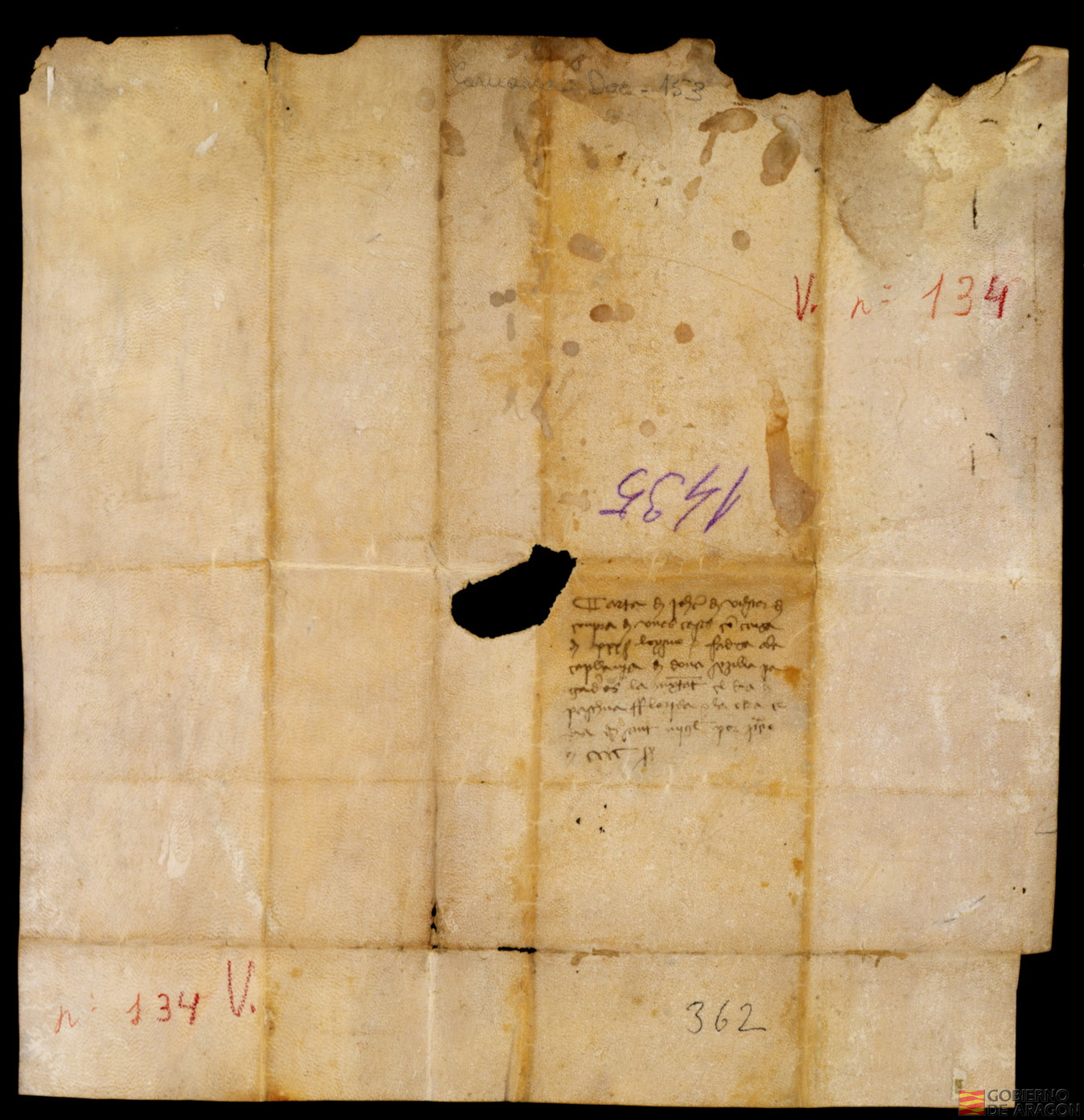 Venta que hace Pedro Ponz, vecino de Teruel, en nombre propio y como tutor y curador del difunto Luis de la Mata y de Úrsula, su mujer, de unas casas sitas en Teruel con carga de treinta sueldos censales, anuales, por precio de cuatrocientos sueldos a favor de Juan Viescas, vecino de Teruel