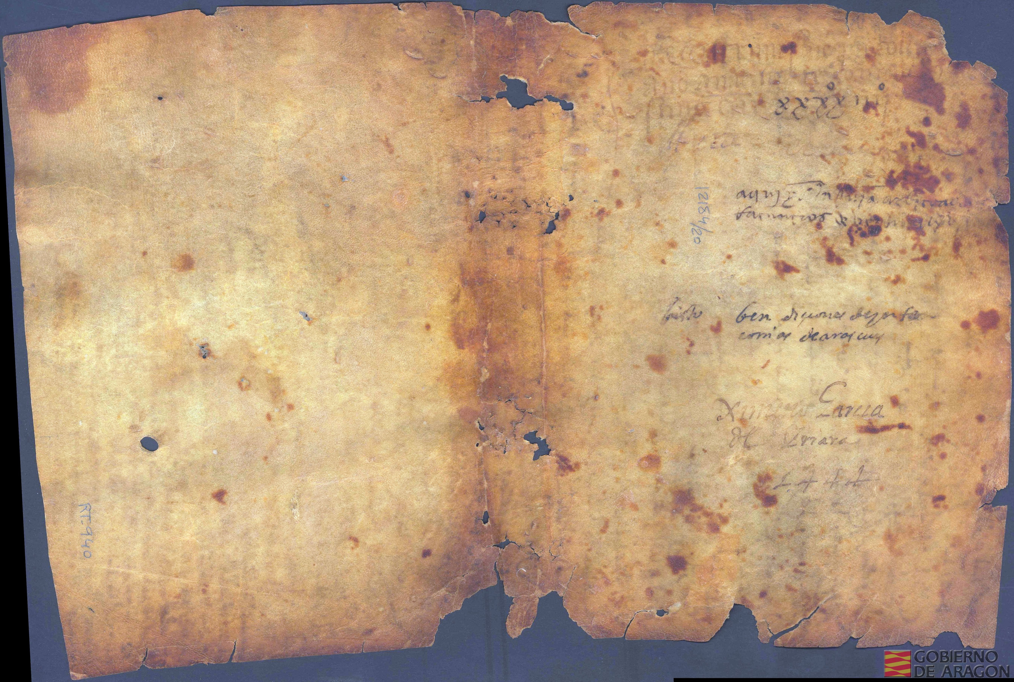 Fragmento de manuscrito en caracteres árabes