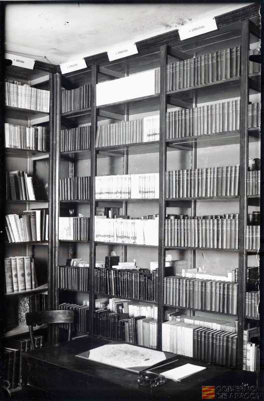 Sección Circulante de la Biblioteca Pública en el Ayuntamiento. Fidel Oltra