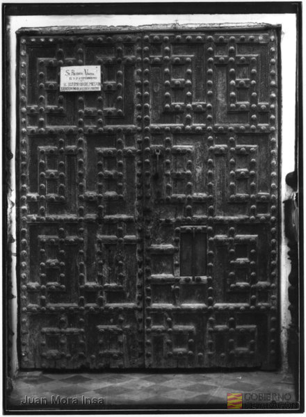 "Monasterio de Sigena, Huesca. Puerta en el palacio prioral. Estilo: Mudéjar.". Juan Mora Insa