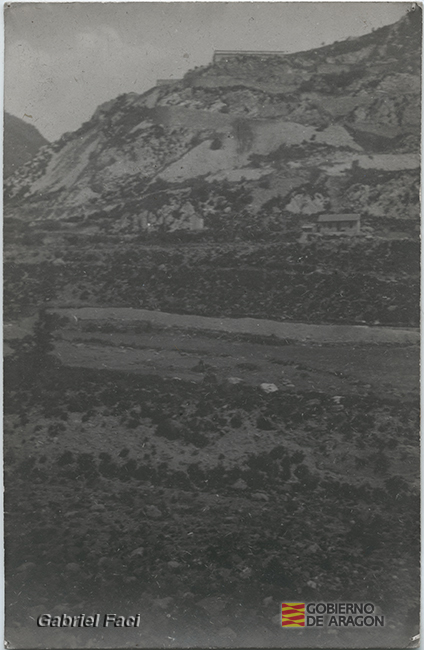 Paisaje: montaña y casa. Gabriel Faci Abad