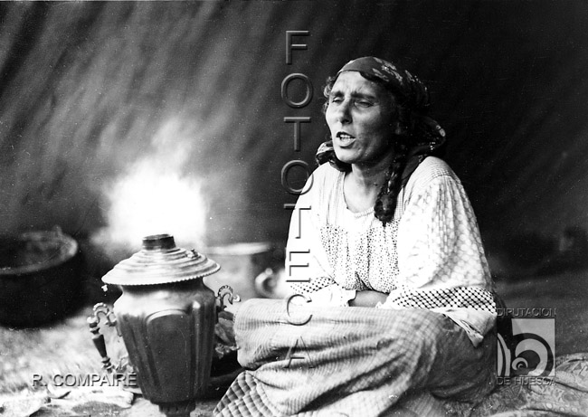 "Caldereros húngaros. "Preparando el té". Ricardo Compairé Escartín. Huesca