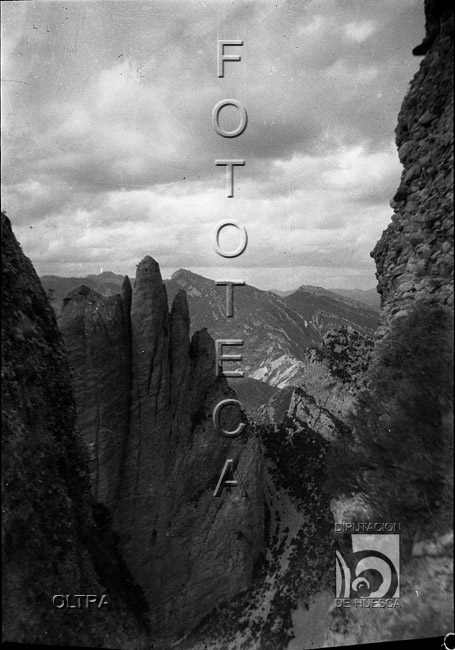 "Vista del mallo de la izquierda". José Oltra Mera. Riglos