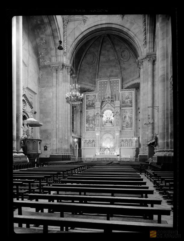 Retablo de Santa María Reina