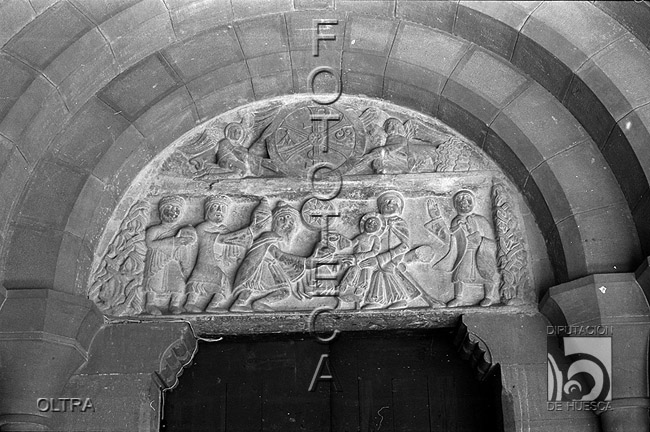 Tímpano de la Epifanía de la portada de la Iglesia de San Pedro el Viejo. José Oltra Mera. Huesca. Hoya de Huesca