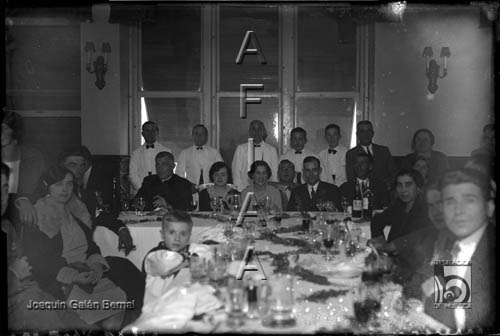 Banquete en un restaurante. Joaquín Galán Bernal. Huesca