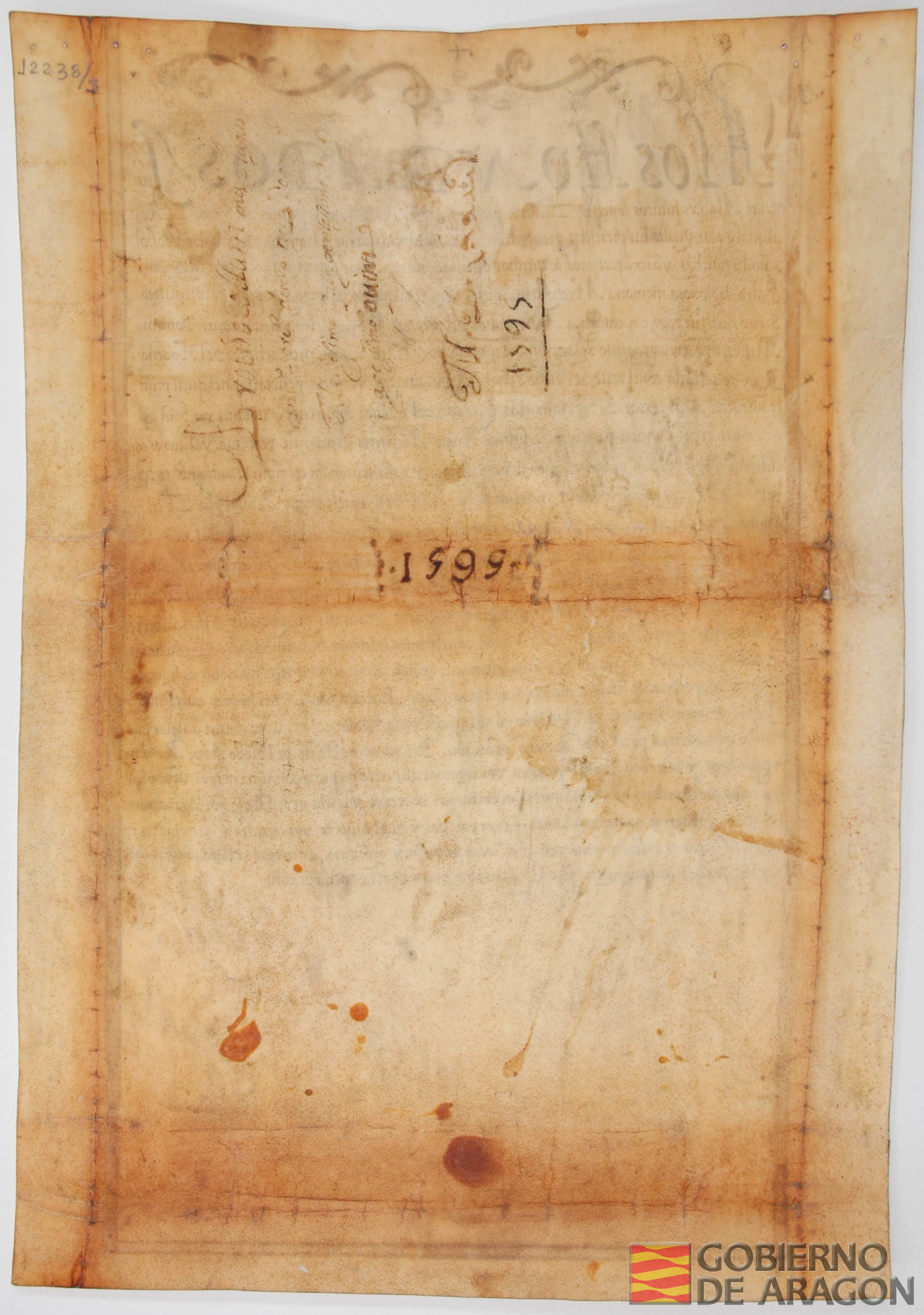 El concejo del valle de Echo notifica a todos los oficiales del rey que el rey Pedro IV les concedió un privilegio el 12 de febrero de 1360 por el que se hacía inmunes del pago de lezdas en todo el reino de Aragón a los vecinos del valle.
