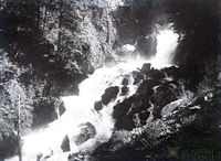 Cascada de los Pirineos