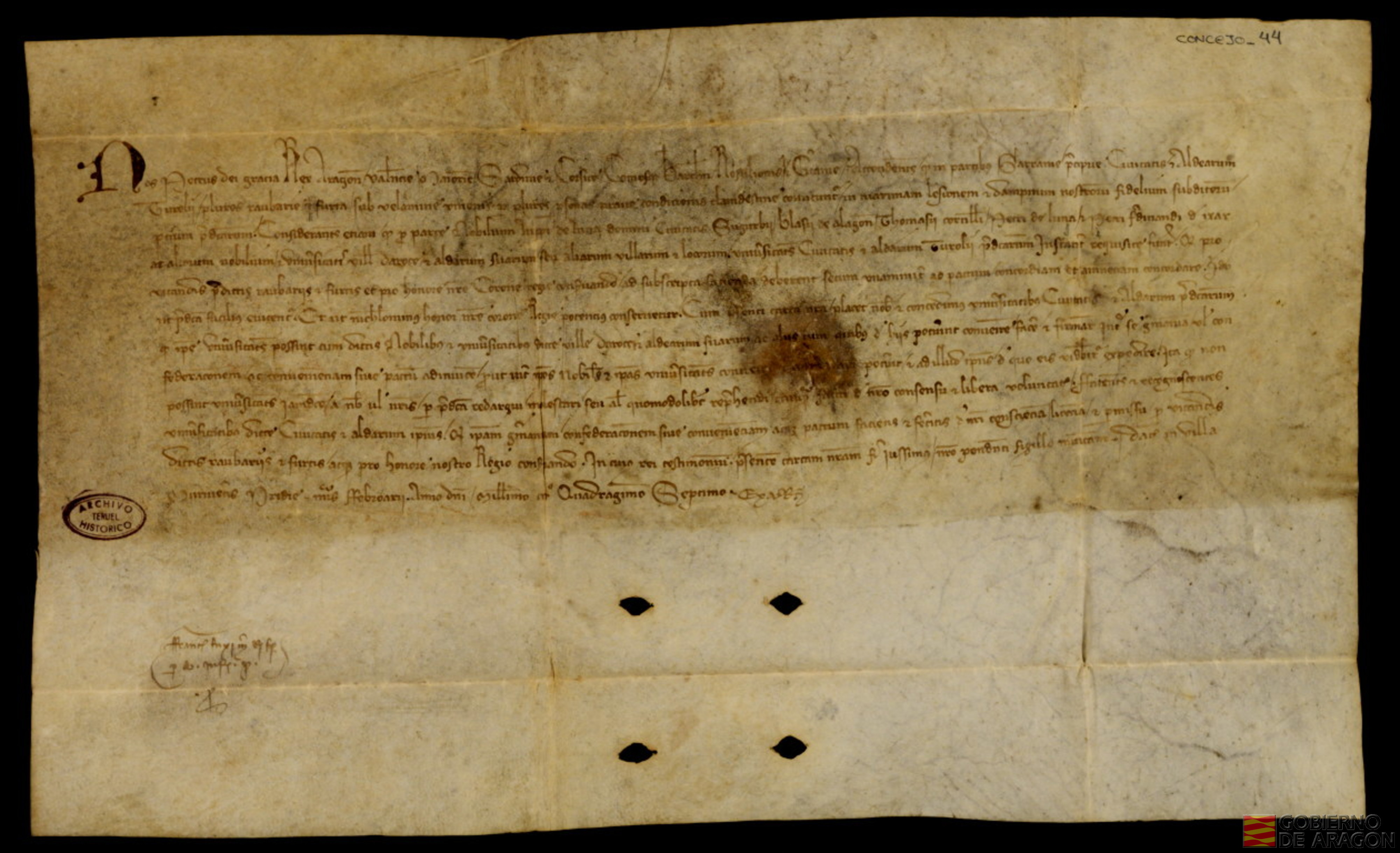 Privilegio real de Pedro IV por el que aprueba y concede el derecho de hacer hermandad o confederación en Teruel y sus aldeas con Daroca y sus aldeas y con ciertos nobles: Lope de Luna, señor de Segorbe; Blasco de Alagón, Tomás Coronel, Pedro de Luna y Pedro Fernández de Hijar, contra robos y ladrones en pro y honor del reino