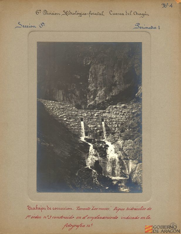 Cuenca del río Aragón. Sección 1ª Perímetro I. Tabajos de corrección. Torrente "Los meses". 1. Dique hidráulico de primer orden nº 3 construido en el emplazamiento indicado en la fotografía