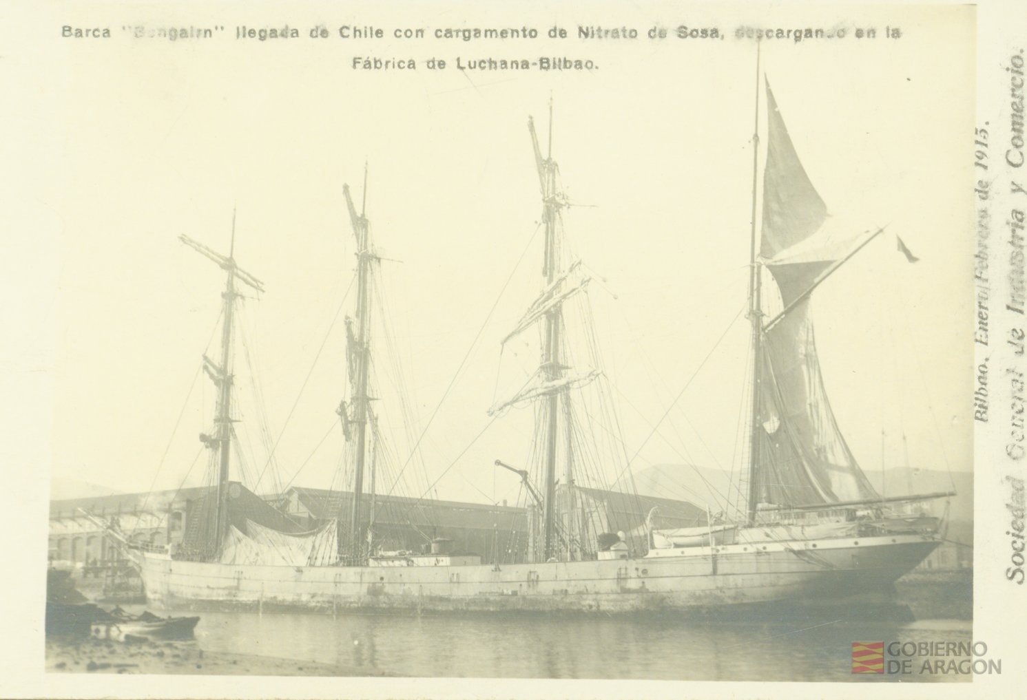 "Barca "Songalan" llegada de Chile con cargamento de Nitrato de Sosa, descargando en la Fábrica de Luchana-Bilbao. Bilbao 1915. Sociedad General de Industria y Comercio"
