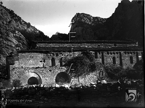 Monasterio de Santa María de Obarra. Vista exterior. Ricardo del Arco y Garay. Calvera. Ribagorza