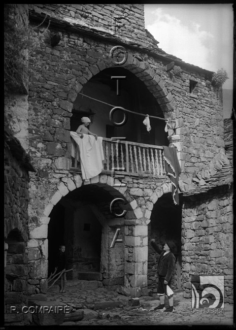 "Casa típica". Ricardo Compairé Escartín. "1936". Torla