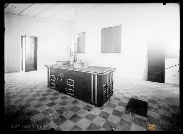 Fabricación de Cocinas Izuzquiza Arana S.A.Modelo de cocina de carbón. Juan Mora Insa