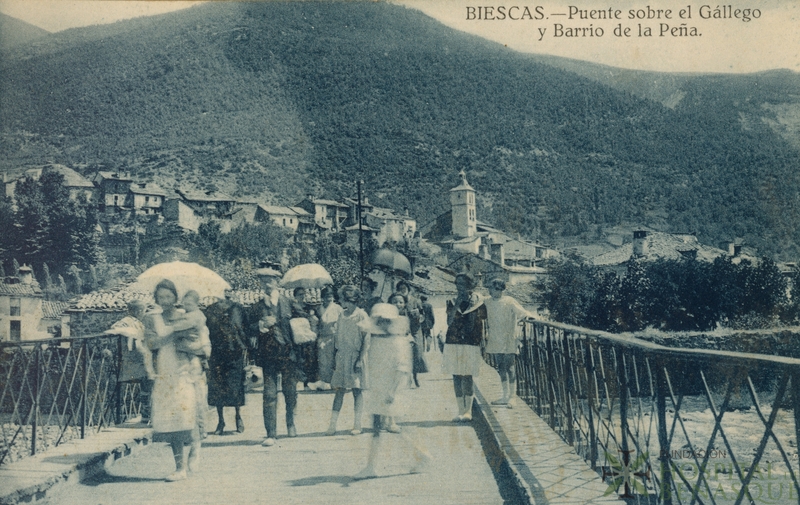 "Biescas. Puente sobre el Gállego y Barrio de la Peña."