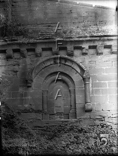 Monasterio de Santa María de Sigena. Ventana. Rafael Gúdel. Monegros. Villanueva de Sigena