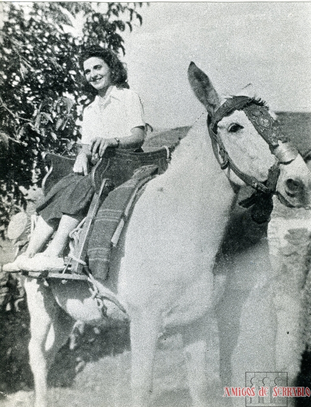 Moza en silla de bodas en Sasa