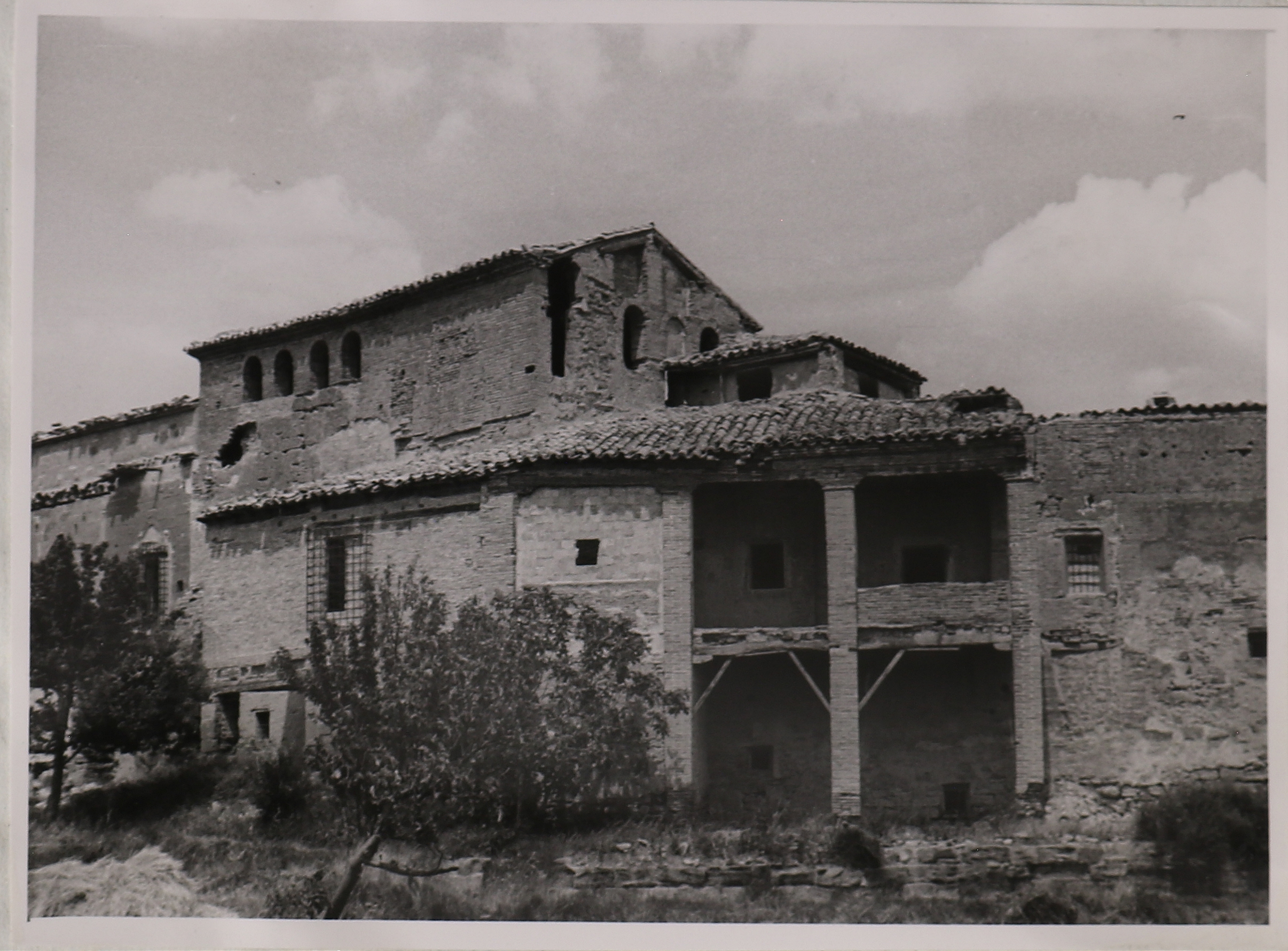 Monasterio de Sigena. Fachada posterior de la parte conventual antigua que puede habilitarse nuevamente.
