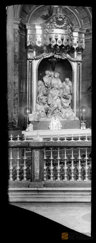 Basílica de Nuestra Señora del Pilar. Relieve de Santiago y los siete convertidos
