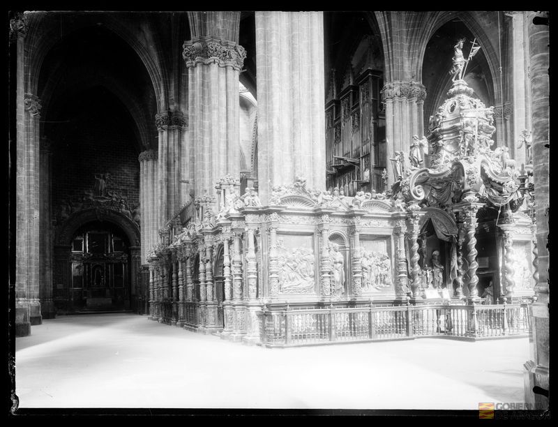 Catedral de San Salvador (la Seo). Trascoro y capilla del Santo Cristo