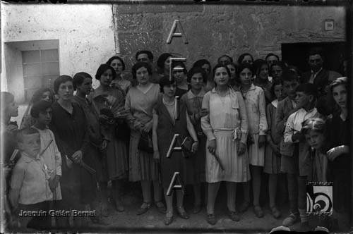 Grupo de mujeres. Joaquín Galán Bernal