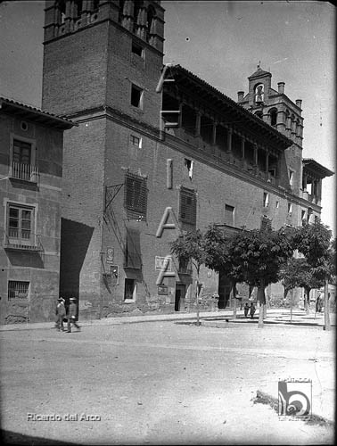 Plaza del ayuntamiento. Ricardo del Arco y Garay. Huesca. Hoya de Huesca