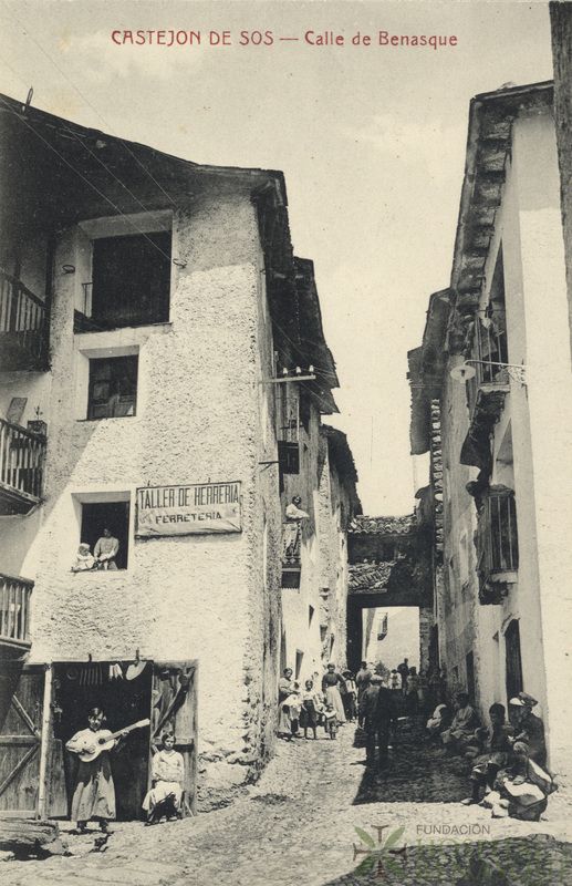"Castejón de Sos. Calle de Benasque."