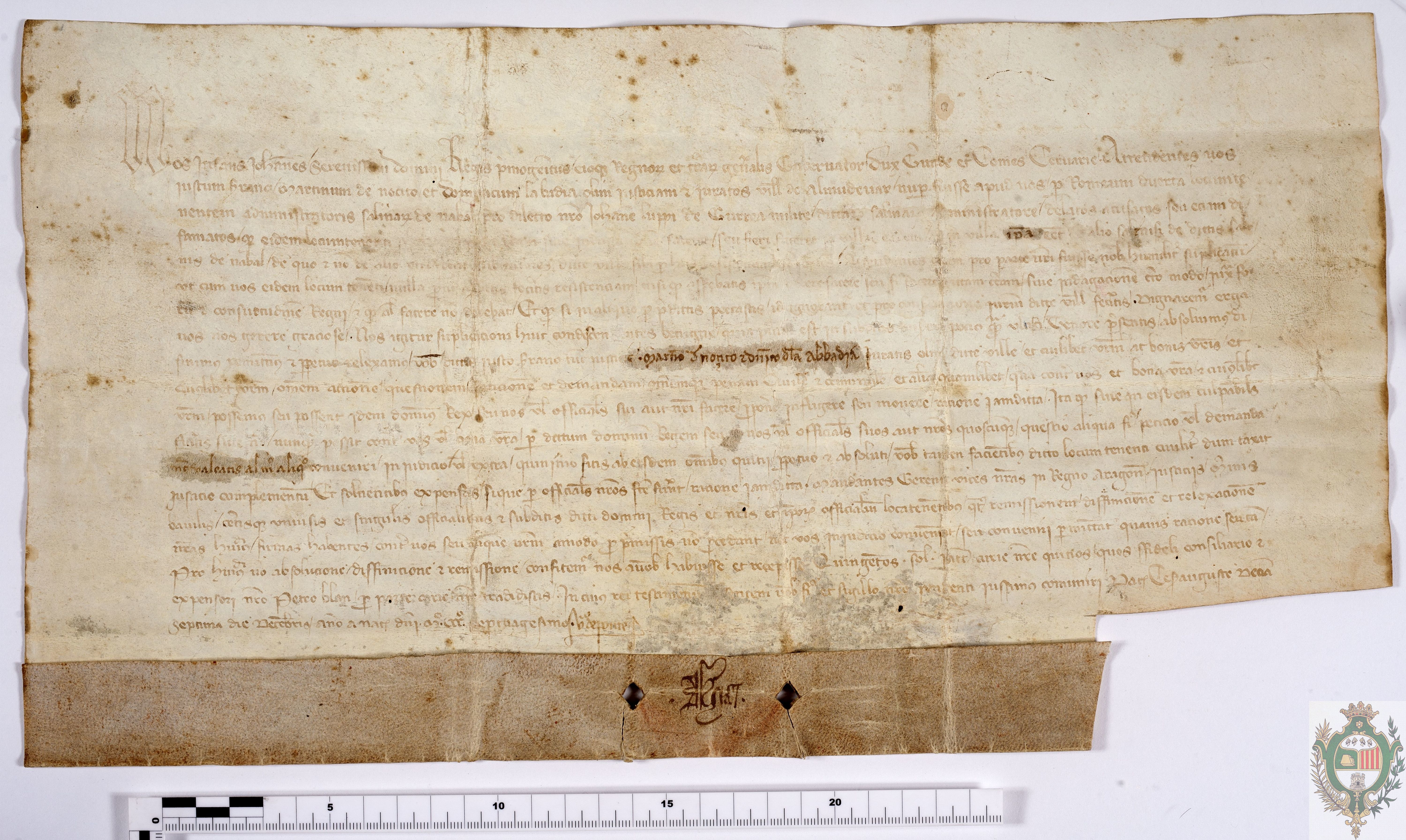 El infante Juan, duque de Gerona, absuelve a los habitantes de Almudévar de una presunta resistencia que habían cometido contra Romeo de Huerta, administrador de las salinas de Naval, pues habían considerado que una investigación sobre el uso de sal con otra procedencia era contraria a los Fueros