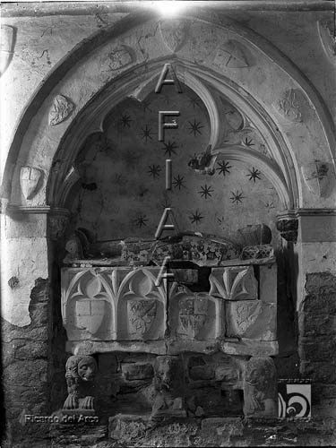 Monasterio de Santa María de Obarra. Arcosolio con sarcófago. Ricardo del Arco y Garay. Calvera. Ribagorza