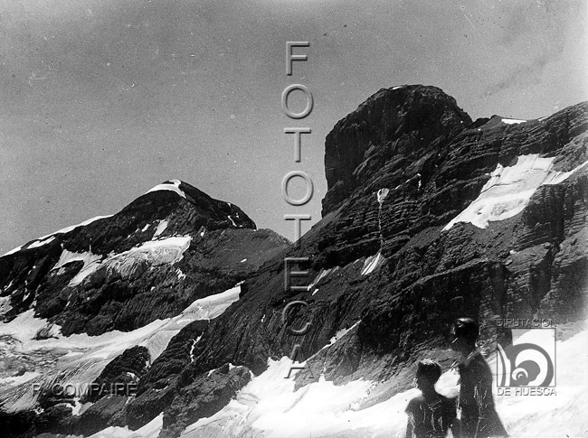 "El Cilindro y Monte Perdido". Ricardo Compairé Escartín. Valle de Pineta