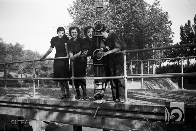"Josefina, Pili, Elena y yo". José Oltra Mera. Tamarite de Litera. La Litera