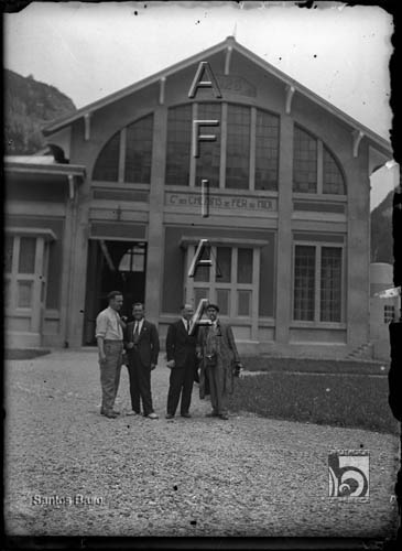 Grupo en la central de los ferrocarriles del Mediodía. Santos Baso Simelio. Francia