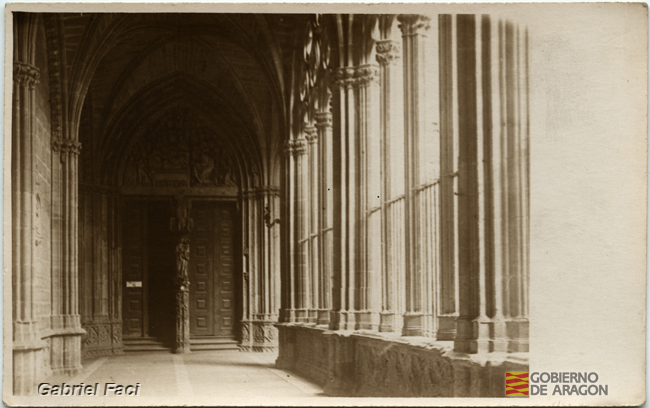 Claustro gótico. ¿Fuenterrabía?. Gabriel Faci Abad